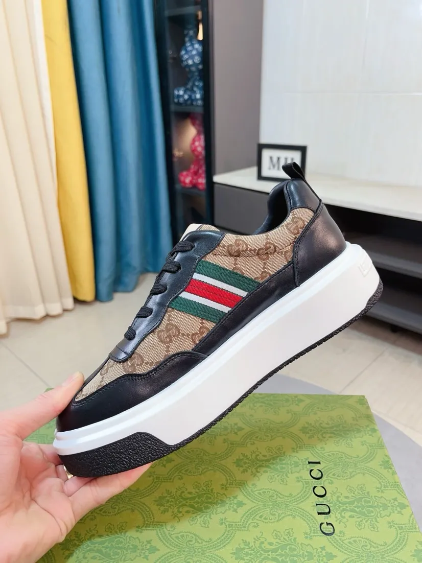 Men's shoes 💰458🌹🌹[GUCCI] Gucci's new lace-up casual men's shoes are on the market first, and the materials and workmanship are superior to all versions on the market. The highest quality shipped first-layer cowhide with imported original perforated materials➕Genuine leather lining, privately molded soft outsole, high foot comfort, imported special materials highlight the brand's unique charm, high-end customization 38-44